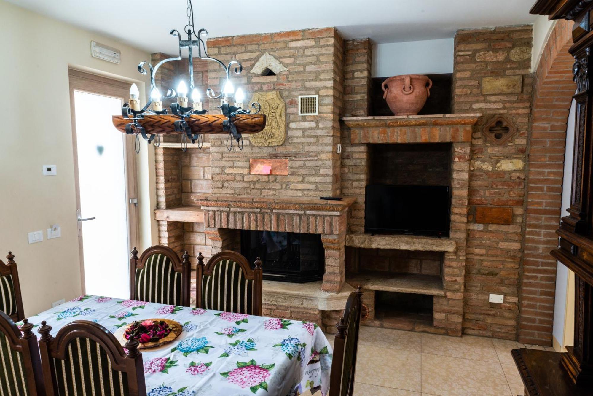 Agriturismo Le Fontanelle Da Valente Montichiari Bilik gambar